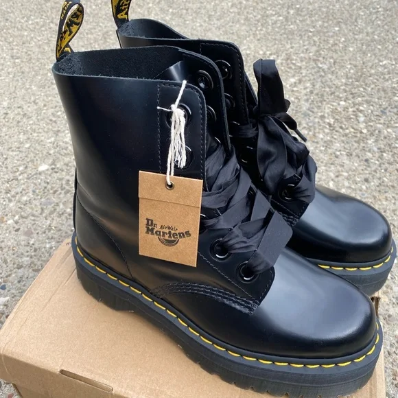 Dr. Martens Molly Platform Boots Combat size 10